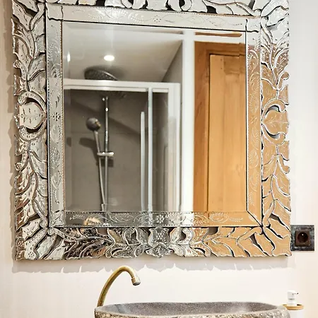 Alma Apartment *